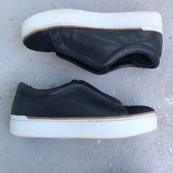 M4DE
sneakers   - Picture 1 of 9